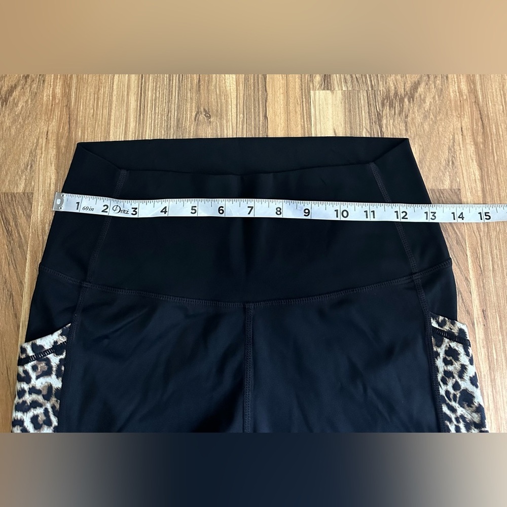 Zyia Women Active High Waisted Cropped Black Leggings Side Leopard Print 6-8 M - Picture 10 of 10